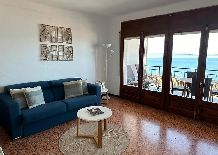 Agi Les Roques Apartment Roses
